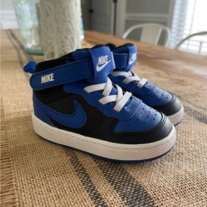 Nike Court Borough high top shoes